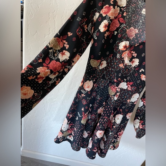 Abercrombie & Fitch Long Sleeve Floral Dress, Size Small, Ruffle/Flowy Skirt••• - Picture 7 of 12
